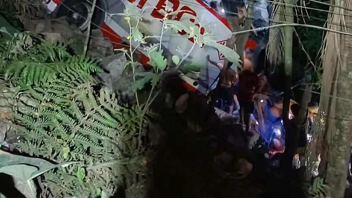 菲律宾发生一起车祸致2人死亡 39人受伤