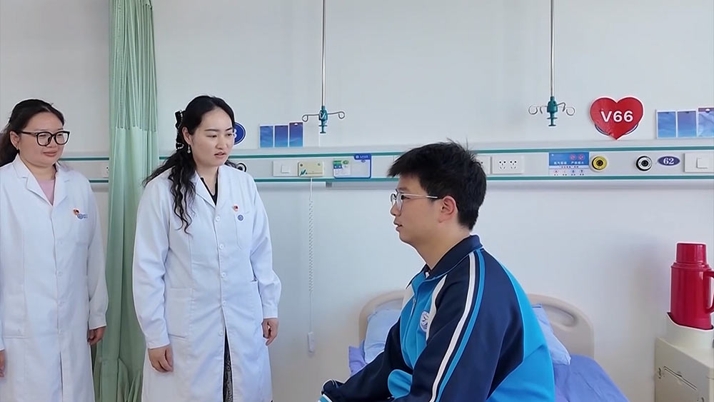 为救母 16岁少年捐献造血干细胞